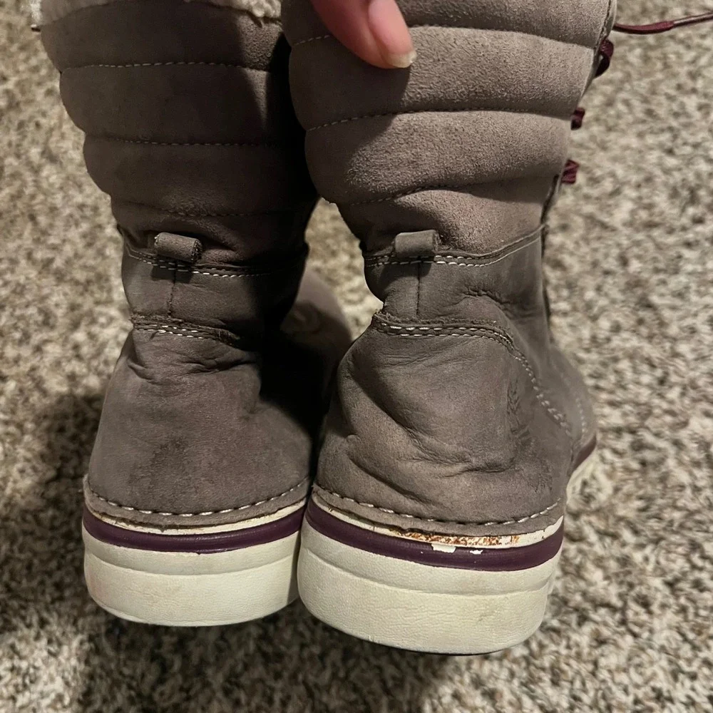 Timberland Taupe Leather Faux Fur Lined Lace Up Hiking Boots Burgundy Accents
